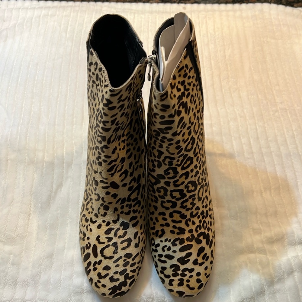 Halogen Leopard Haircalf ankle boots